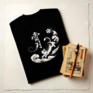 Stilfull japansk snö-måne-katt fotbollsspelare t shirt