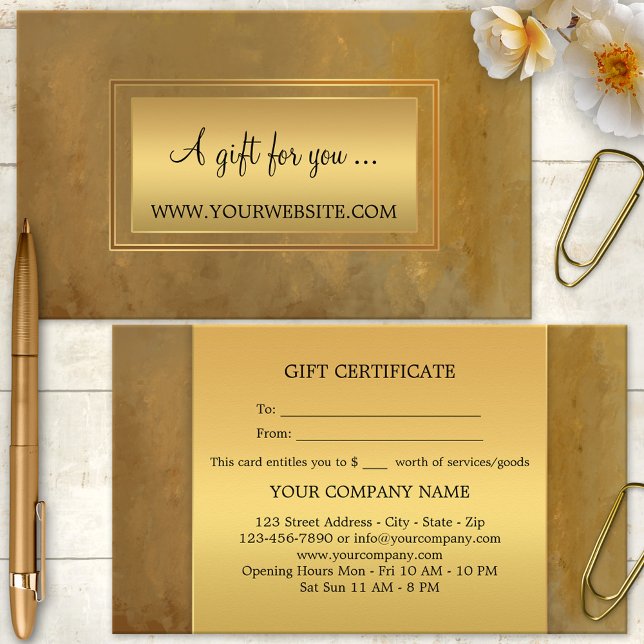 Stilfull konstnärlig guldpresentcertifikat rabattkort (A modern business card sized gift certificate featuring a classic brown painted design with gold)