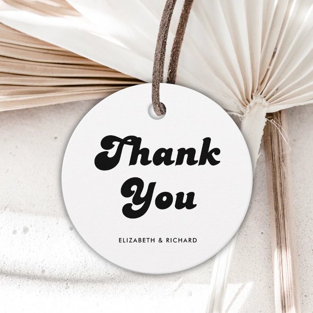Stilfull Retro Svart & Vit Bröllop Gåvor Etiketter (Retro black and white favor tags add a stylish, heartfelt touch to your wedding favors.)