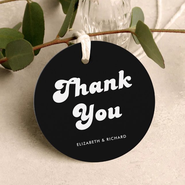 Stilfull Retro Svart & Vit Bröllop Gåvor Etiketter (Retro black and white favor tags add a stylish, heartfelt finish to your wedding favors.)