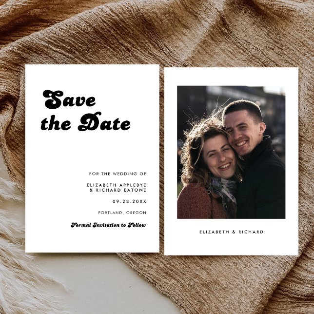 Stilfull Retro Svart & Vitt Foto Bröllop Spara Datumet (Retro black and white photo save the date shares your moment with a stylish, memorable touch.)