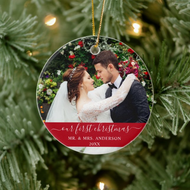 Stilfull skript Vår första jul röda Julgransprydnad Keramik (Träd)