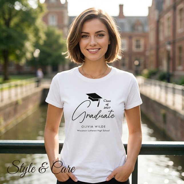 Stilfull Skript Vit Examen Tröja Med Anpassat Namn (Stylish Script White Graduation Custom Name Shirt)