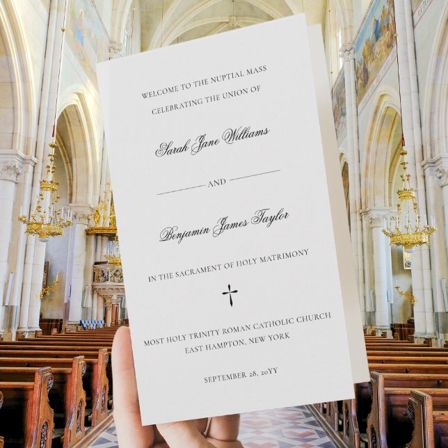 Stilfullt katolskt bröllopsprogram med fullständig program (This elegant Catholic wedding program includes the full text for your nuptial Mass.)