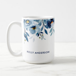 Stilfullt monogram Blått vattenfärg blommotiv Kaffemugg