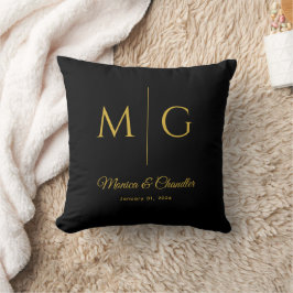 Stilfullt monogram med parnamn svart kudde