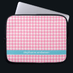 Stilfullt shock rosaHoundstooth mönster Laptop Sleeve<br><div class="desc">Skräddarsy denna laptop sleeve med ditt namn eller text av ditt primat.
 Heartlocked</div>