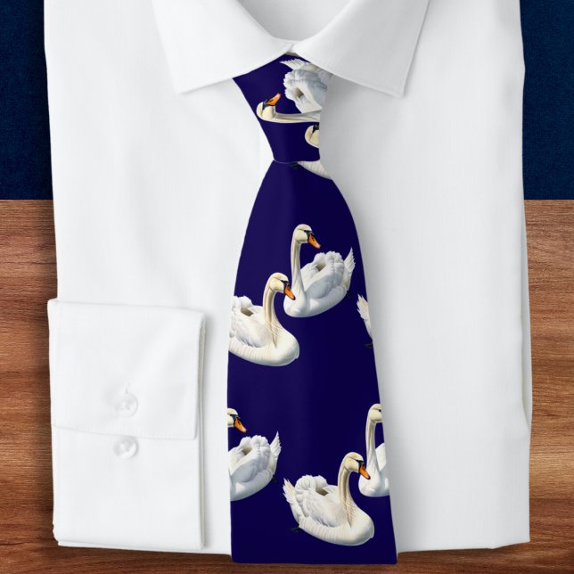 Stiliga Eleganta Fåglar Marinblå Sjö Vita Svanar Slips (An elegant tie in navy blue, with a pattern of white swans. Ideal for nature lovers)