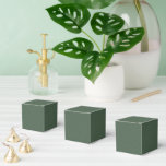 Stiligt grönt mönster Lyxiga fester Gotties Klassi Presentaskar<br><div class="desc">Fira med sofistikering med hjälp av dessa stilrena gröna mönstrade lyxiga presentförpackningar för fester med klassiska gåvor. Designade med en förfinad texturerad look, är de perfekta för bröllop, födelsedagar och festliga evenemang. Varje robust förpackning tillför en touch av elegans till dina presenter eller godsaker och erbjuder ett vackert och praktiskt...</div>