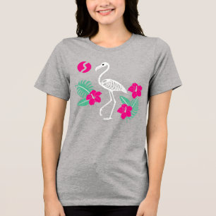 Stiliserad flamingoskelett med tropiska blommor t shirt