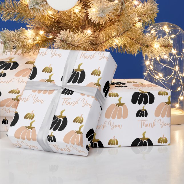 Stiliserad pumpa i svart, rosabladvit och guld presentpapper (Helgdagar)