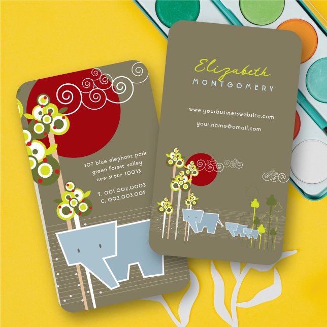 Stiliserade elefantfamiljer i Forest & Red Sol Visitkort (Whimsical Stylized Elephant Family In The Forest & Red Sun Business Card @ fatfatin)