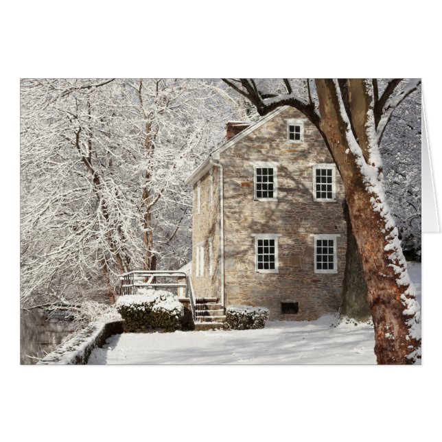 Stilla hus med snöig träd hälsningskort (Framsidan Horizontal)