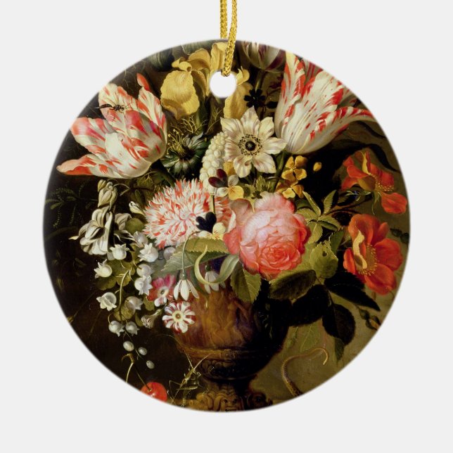 Stilleben av blommor i en vas med en ödla på a julgransprydnad keramik (Framsidan)