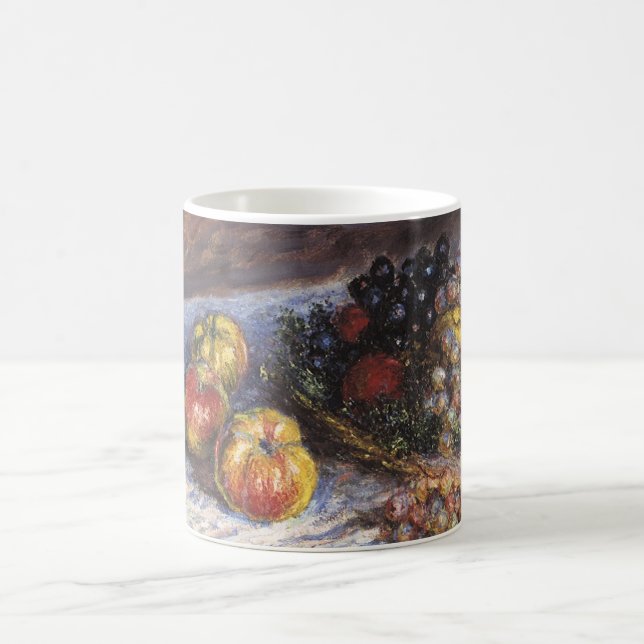 Stilleben med äpplen och vindruvor av Claude Monet Kaffemugg (Center)
