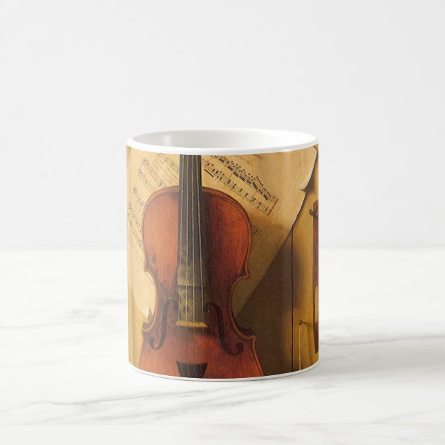 Stilleben med violin och noter av William Harnett Kaffemugg (Center)