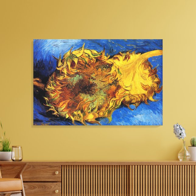 Stilleben Två skurna solrosor av Vincent van Gogh Canvastryck (Insitu (Vardagsrum))