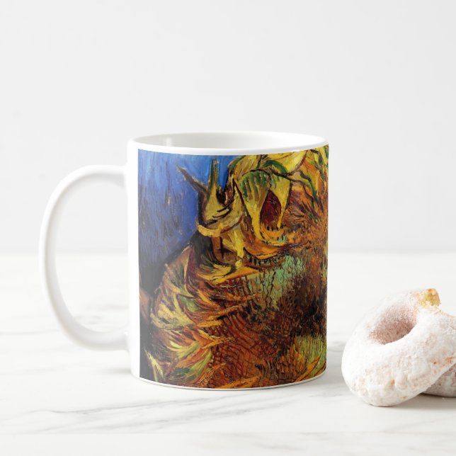 Stilleben Två skurna solrosor av Vincent van Gogh Kaffemugg (Med munk)
