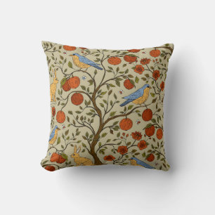 Stilrent design med orange äpplen på bruna träd kudde