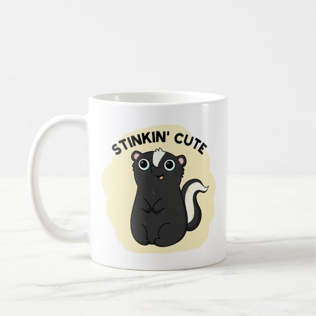 Stinkin Cute Funny Skunk Pun Kaffemugg (Vänster)