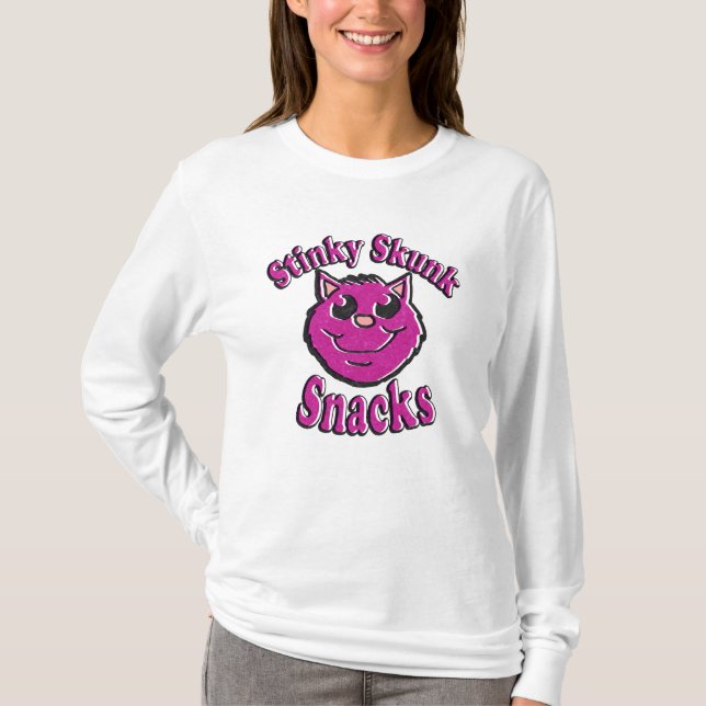 Stinky Skunk Snacks T Shirt (Framsida)