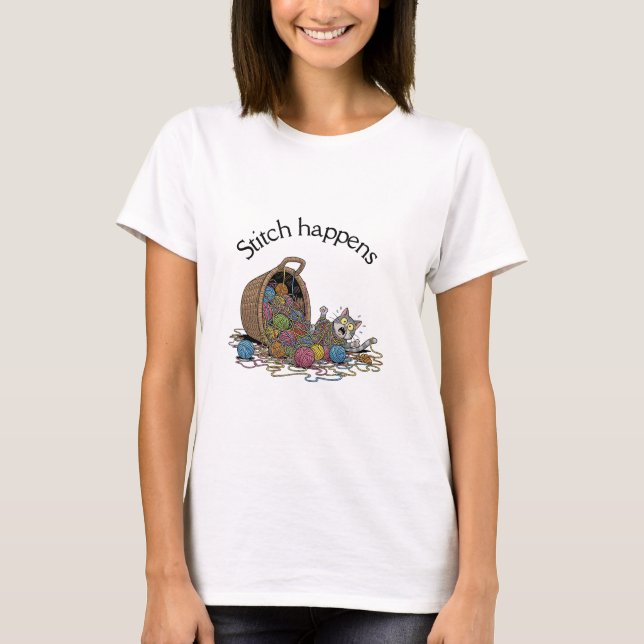 Stitch Happens - Funny Cat & Yarn Crochet T Shirt (Framsida)