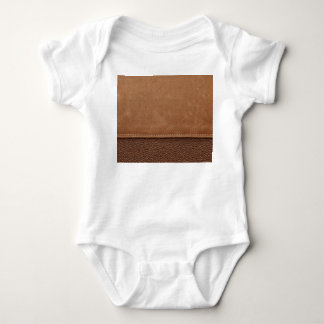 Stitched-läder: grått, svart bakgrund. t shirt