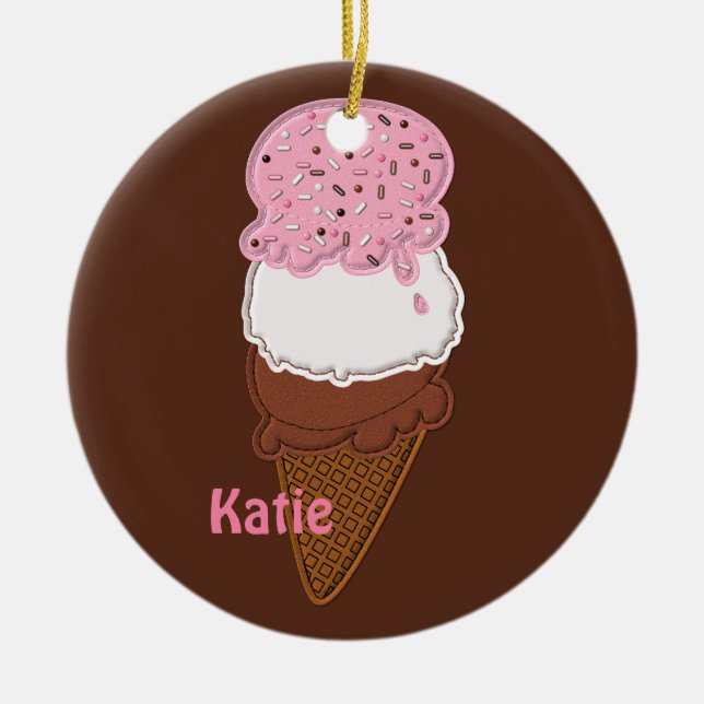 Stitched-Neapolitan-Ice-Cream-Cones-2-ROUND ORNIE Julgransprydnad Keramik (Framsidan)