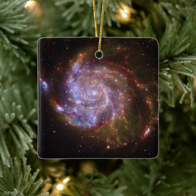 Stjärnfödelse i pariserhjulet: M101-galaxen Julgransprydnad Keramik (Träd)
