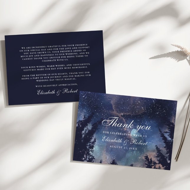 Stjärnklar natt skog himmelska bröllop tack kort (Starry Night Forest Wedding Thank You Card on a sunny white table.)