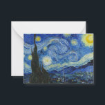 Stjärnnatten, 1889 av Vincent van Gogh Anteckningskort<br><div class="desc">Stjärnnatten,  1889 av Vincent van Gogh. Det skildrar den uppfattning som kommer från det öster-vända fönstret om hans asylrum på Saint-Rémy-de-Provence,  precis före soluppgången,  med tillägg av en imaginär by.</div>