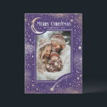 Stjärnor Celestiala Magiska God Jul Foto Julkort<br><div class="desc">Sprid julglädjen med ett riktigt förtrollande "God Jul"-kort! Denna lila och guldfärgade design fångar den magiska natthimlen, strödd med stjärnor som sätter en mirakulös scen för ditt familjefoto. Varje element utstrålar värmen och undret i årstiden, som om det berättade sin egen glada historia. En halvmåne, en strålande stjärna och tindrande...</div>