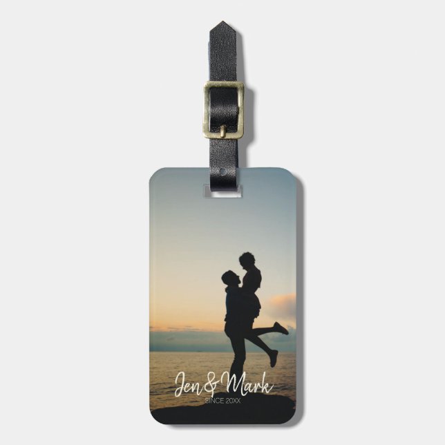 Stolenfoto. Typografi för Namn och År. Bagagebricka (Vertikal Framsida)