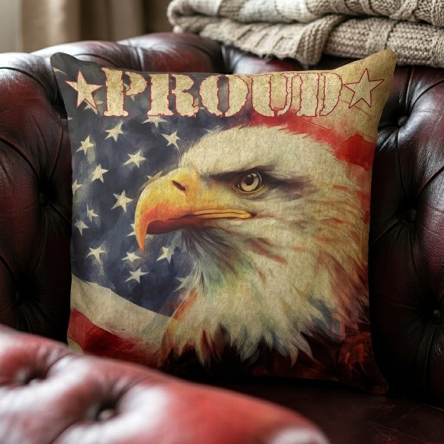 Stolt amerikan. Vitvingad havsörn och USA:s flagga Kudde (Proud American. Bald Eagle and United States Flag. Throw Pillow)