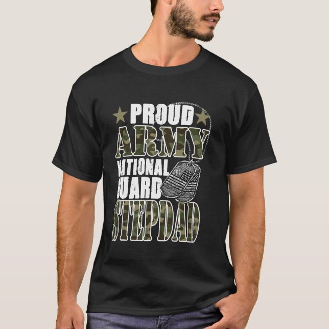 Stolt Army National Guard Styvfar Camouflage Milit T Shirt (Framsida)