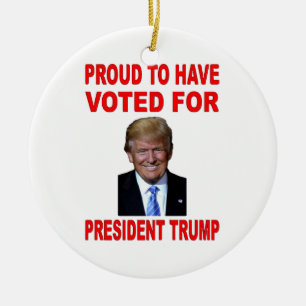 STOLT ATT HA RÖSTAT FÖR PRESIDENT TRUMP JULGRANSPRYDNAD KERAMIK