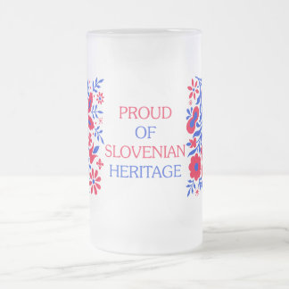 Stolt av den slovenska arvmuggen frostat ölglas