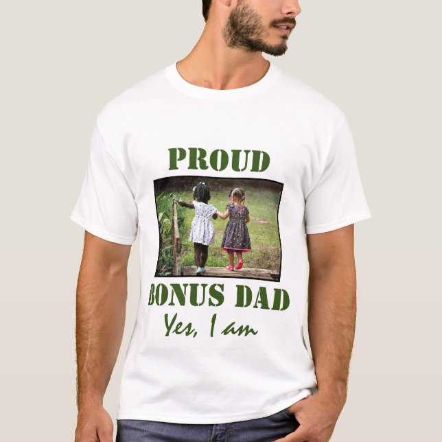 STOLT BONUS PAPPÅ | Vit T-shirt med anpassningsbar (Framsida)