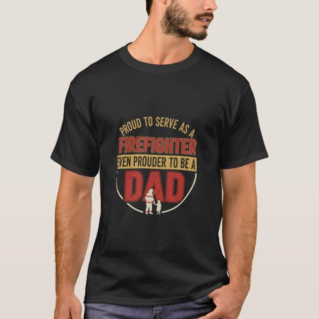 Stolt brandmannapappa skjorta_brandman present t shirt (Framsida)