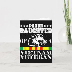 Stolt dotter till en vietnamveteran minnesdag P Kort
