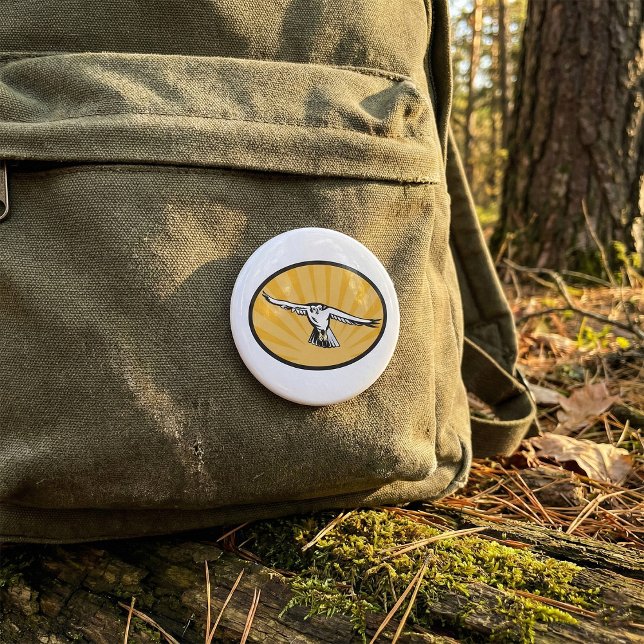 Stolt Fågel Rovfågel med Högtflygande Falk Knapp (Skapare uppladdad)