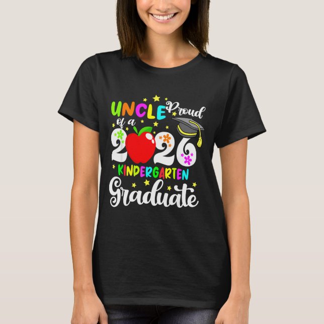 Stolt farbror till 2026 års förskoleutexaminerade  t shirt (Framsida)