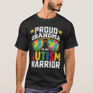 Stolt Farmor Till En Familj Med En Autismkrigare T Shirt