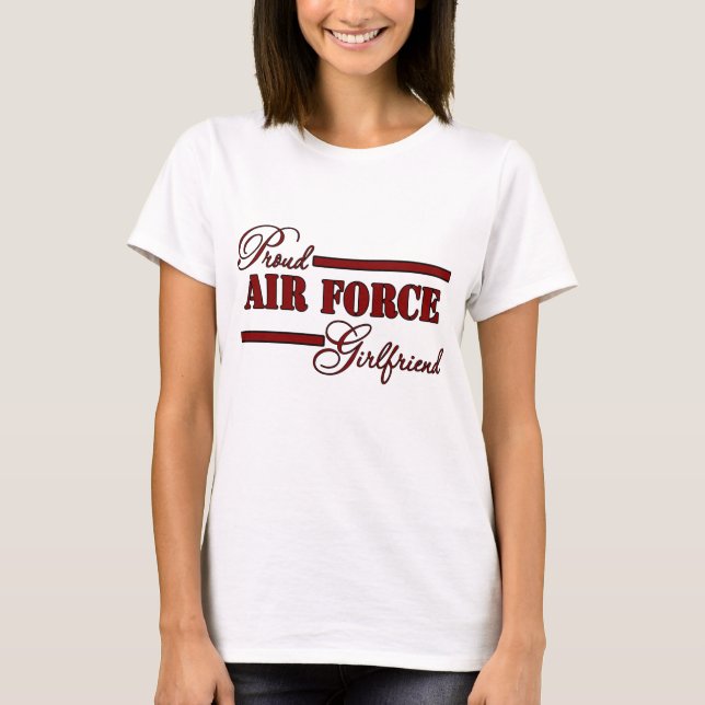 Stolt flygvapenflickvän (den röda n-svarten) tee shirt (Framsida)