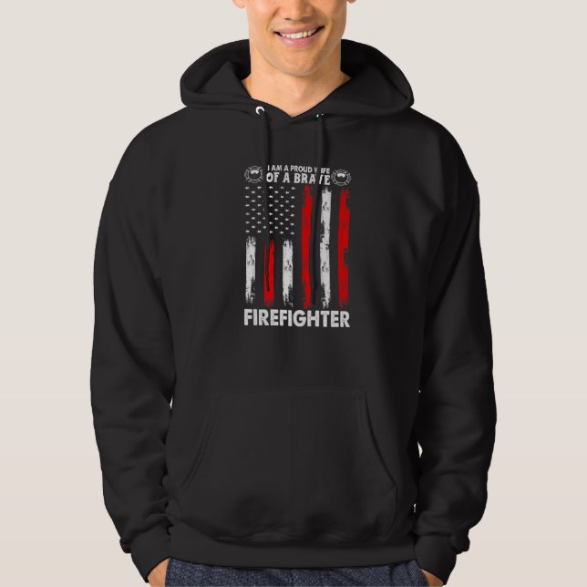 Stolt fru till en brandman   hoodie (Framsida)