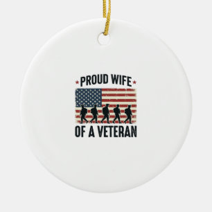 Stolt fru till en veteran patriotisk skjortdesign  julgransprydnad keramik