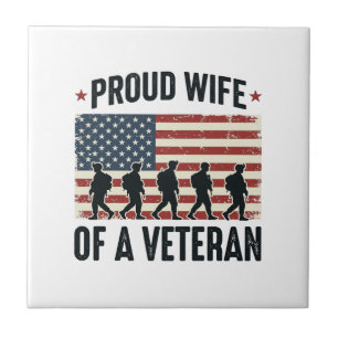 Stolt fru till en veteran patriotisk skjortdesign kakelplatta