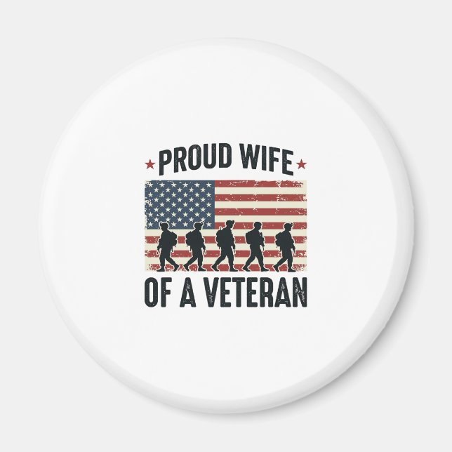 Stolt fru till en veteran patriotisk skjortdesign  magnet (Framsidan)