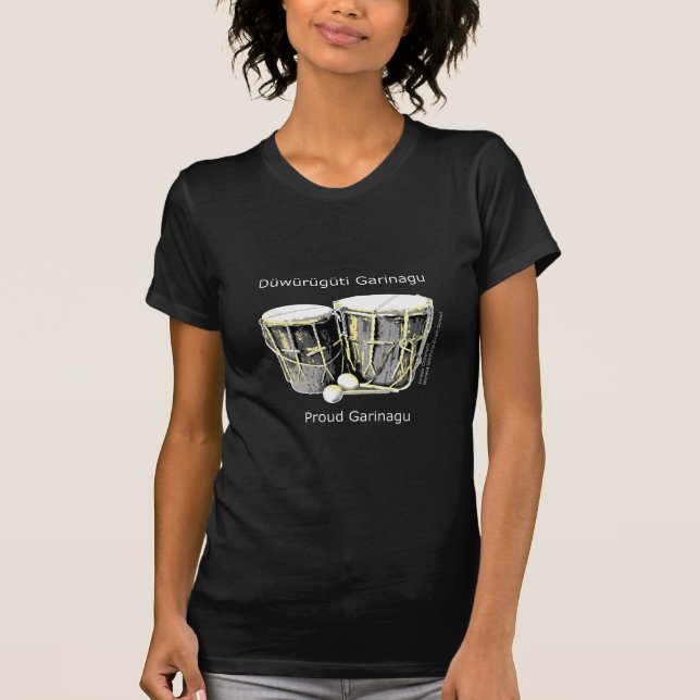 Stolt Garifuna (med vittext) Tee Shirt (Framsida)