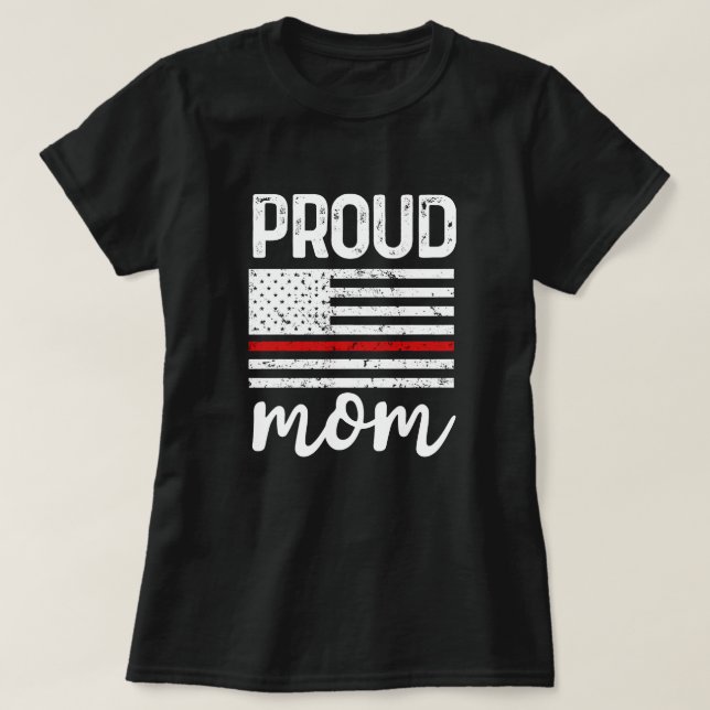 Stolt gåva för brandmanmammaamerikanska flaggan t shirt (Design framsida)